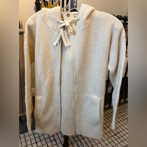 Camaïeu Cream Knit Zip Hoodie – XS (Runs Large) ✨